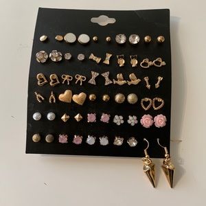 30 pack of neverworn earrings all different styles